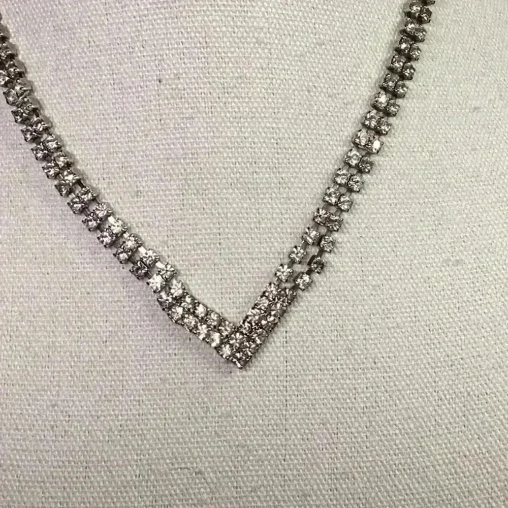 Rhinestone Bling Necklace with V Detail Vintage 1950’s